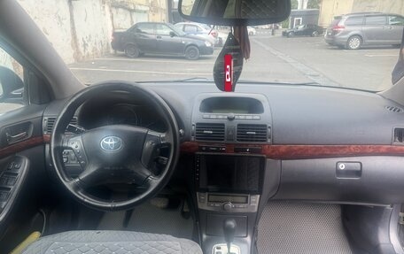 Toyota Avensis III рестайлинг, 2004 год, 650 000 рублей, 6 фотография