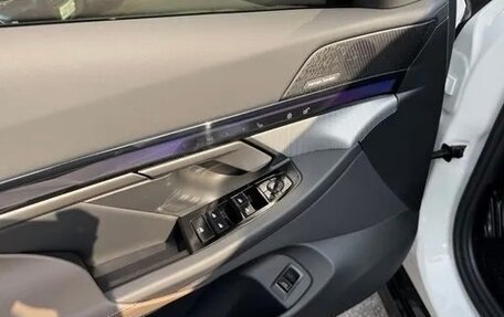 BMW 5 серия, 2025 год, 7 200 000 рублей, 6 фотография