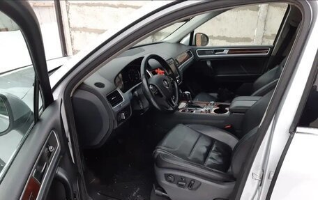 Volkswagen Touareg III, 2011 год, 2 150 000 рублей, 5 фотография