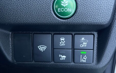 Honda Fit III, 2018 год, 1 190 000 рублей, 15 фотография