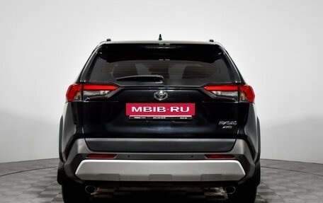 Toyota RAV4, 2024 год, 3 990 000 рублей, 6 фотография