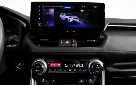 Toyota RAV4, 2024 год, 3 990 000 рублей, 15 фотография