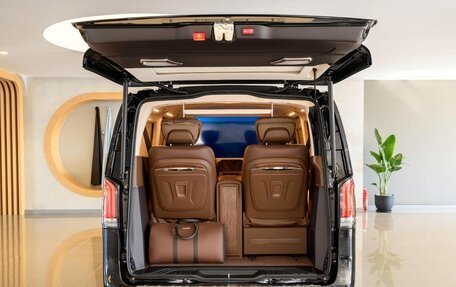 Mercedes-Benz V-Класс, 2025 год, 22 690 000 рублей, 2 фотография
