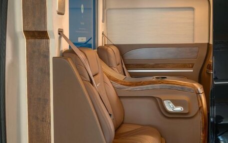 Mercedes-Benz V-Класс, 2025 год, 22 690 000 рублей, 4 фотография
