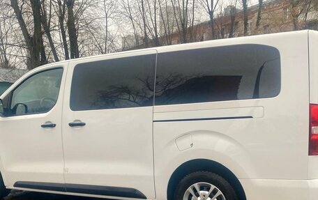 Peugeot Traveller I, 2022 год, 3 000 000 рублей, 6 фотография