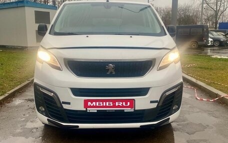 Peugeot Traveller I, 2022 год, 3 000 000 рублей, 2 фотография