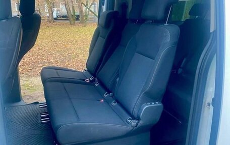 Peugeot Traveller I, 2022 год, 3 000 000 рублей, 17 фотография