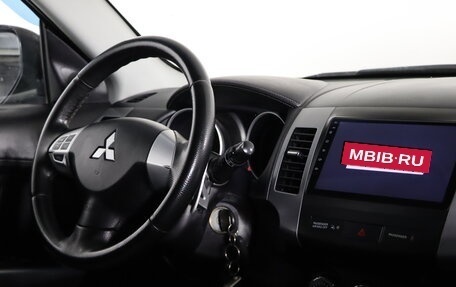 Mitsubishi Outlander III рестайлинг 3, 2010 год, 1 099 990 рублей, 12 фотография