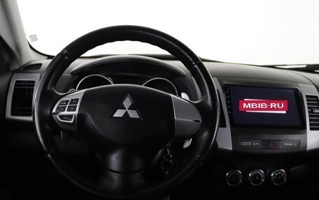 Mitsubishi Outlander III рестайлинг 3, 2010 год, 1 099 990 рублей, 10 фотография