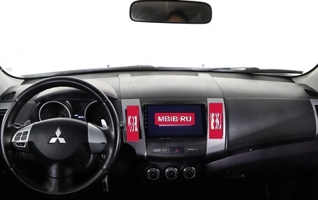 Mitsubishi Outlander III рестайлинг 3, 2010 год, 1 099 990 рублей, 13 фотография