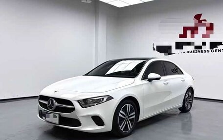 Mercedes-Benz A-Класс, 2021 год, 1 675 000 рублей, 1 фотография