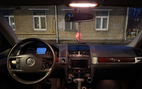 Volkswagen Touareg III, 2008 год, 1 050 000 рублей, 20 фотография