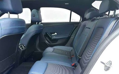 Mercedes-Benz A-Класс, 2021 год, 1 675 000 рублей, 6 фотография