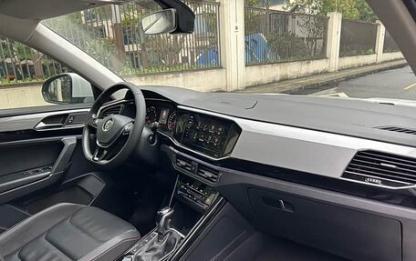 Volkswagen Taos, 2020 год, 1 950 000 рублей, 18 фотография