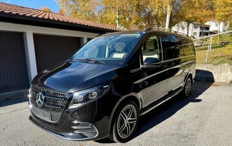 Mercedes-Benz V-Класс, 2025 год, 14 990 000 рублей, 3 фотография