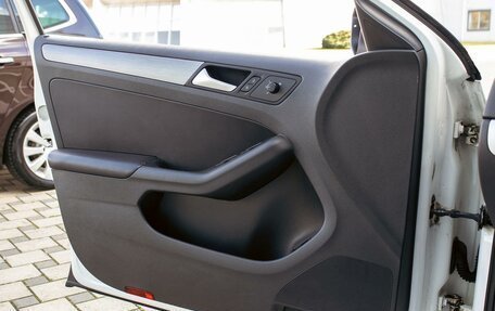 Volkswagen Jetta VI, 2015 год, 955 000 рублей, 12 фотография