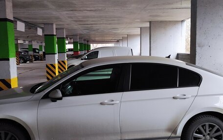 Volkswagen Passat B8 рестайлинг, 2017 год, 1 620 000 рублей, 3 фотография