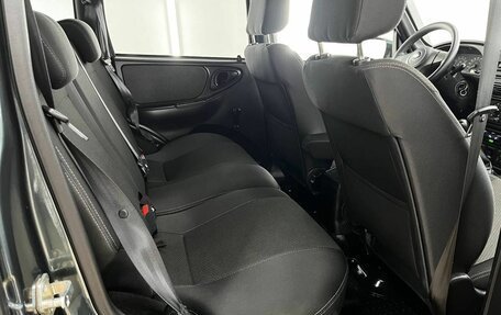 Chevrolet Niva I рестайлинг, 2017 год, 798 000 рублей, 10 фотография