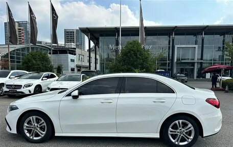 Mercedes-Benz A-Класс, 2023 год, 1 800 000 рублей, 7 фотография