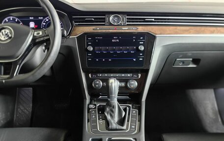 Volkswagen Passat B8 рестайлинг, 2018 год, 2 555 000 рублей, 13 фотография