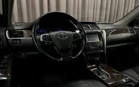 Toyota Camry, 2017 год, 1 499 999 рублей, 8 фотография