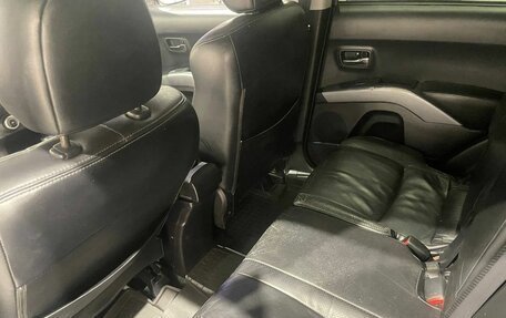 Mitsubishi Outlander III рестайлинг 3, 2008 год, 999 900 рублей, 10 фотография