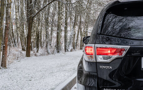 Toyota Highlander III, 2014 год, 2 700 000 рублей, 1 фотография