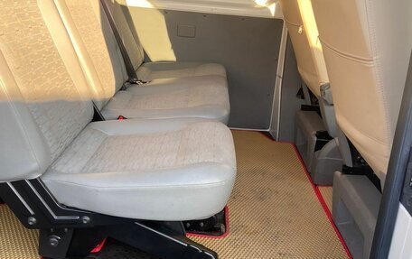 Volkswagen Transporter T5 рестайлинг, 2010 год, 1 390 000 рублей, 11 фотография