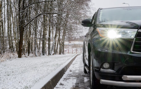 Toyota Highlander III, 2014 год, 2 700 000 рублей, 2 фотография