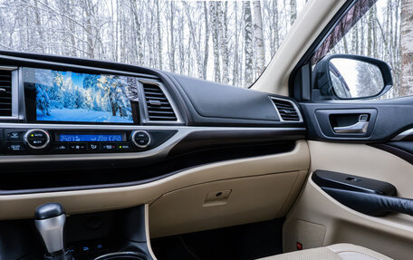 Toyota Highlander III, 2014 год, 2 700 000 рублей, 17 фотография