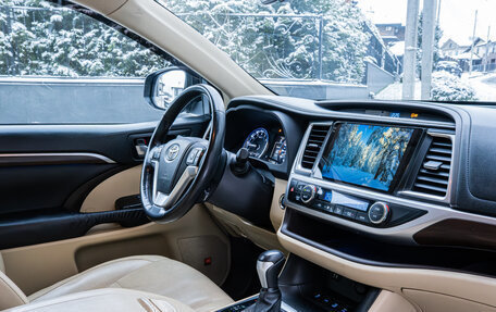 Toyota Highlander III, 2014 год, 2 700 000 рублей, 20 фотография