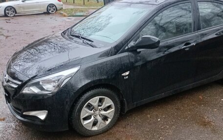 Hyundai Solaris II рестайлинг, 2015 год, 1 100 000 рублей, 7 фотография