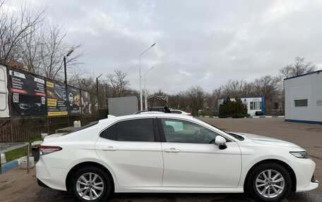 Toyota Camry, 2020 год, 2 700 000 рублей, 4 фотография