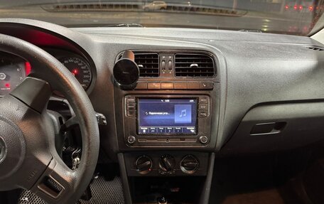 Volkswagen Polo VI (EU Market), 2011 год, 440 000 рублей, 3 фотография