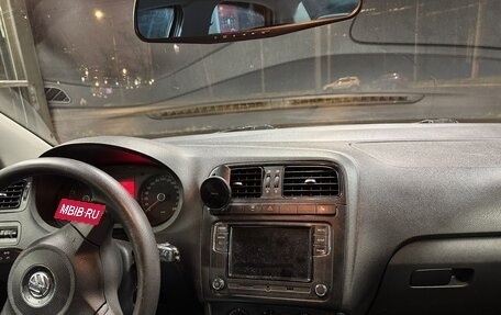 Volkswagen Polo VI (EU Market), 2011 год, 440 000 рублей, 2 фотография