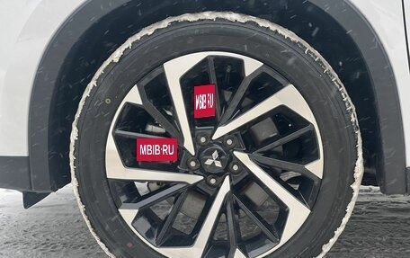 Mitsubishi Outlander, 2023 год, 3 750 000 рублей, 8 фотография