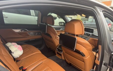 BMW 7 серия, 2017 год, 3 690 000 рублей, 22 фотография