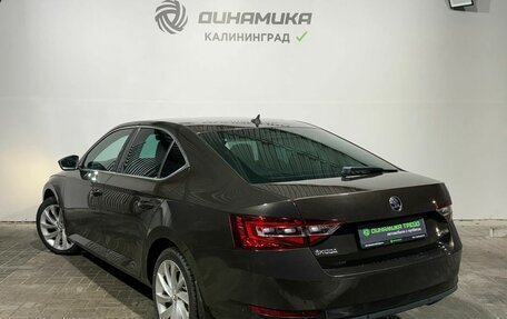 Skoda Superb III рестайлинг, 2016 год, 2 080 000 рублей, 3 фотография