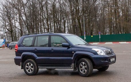 Toyota Land Cruiser Prado 120 рестайлинг, 2004 год, 2 100 000 рублей, 8 фотография