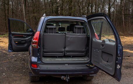 Toyota Land Cruiser Prado 120 рестайлинг, 2004 год, 2 100 000 рублей, 15 фотография