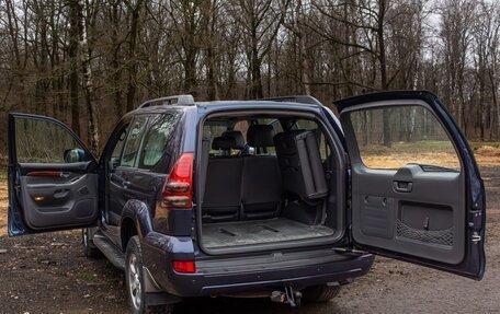 Toyota Land Cruiser Prado 120 рестайлинг, 2004 год, 2 100 000 рублей, 16 фотография