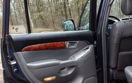 Toyota Land Cruiser Prado 120 рестайлинг, 2004 год, 2 100 000 рублей, 35 фотография