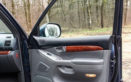 Toyota Land Cruiser Prado 120 рестайлинг, 2004 год, 2 100 000 рублей, 33 фотография