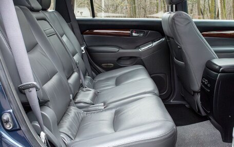 Toyota Land Cruiser Prado 120 рестайлинг, 2004 год, 2 100 000 рублей, 38 фотография