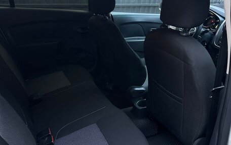 Renault Logan II, 2019 год, 860 000 рублей, 4 фотография