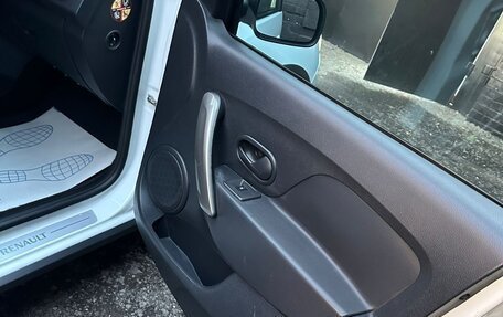 Renault Logan II, 2019 год, 860 000 рублей, 5 фотография