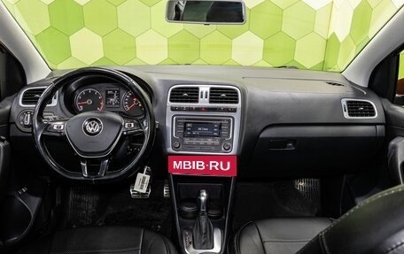 Volkswagen Polo VI (EU Market), 2017 год, 1 100 000 рублей, 11 фотография