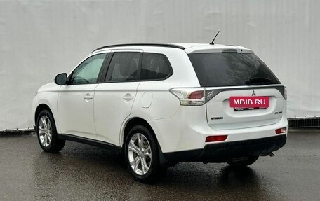 Mitsubishi Outlander III рестайлинг 3, 2012 год, 1 200 000 рублей, 7 фотография