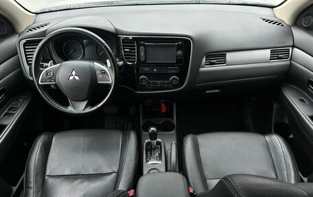 Mitsubishi Outlander III рестайлинг 3, 2012 год, 1 200 000 рублей, 11 фотография