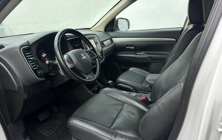 Mitsubishi Outlander III рестайлинг 3, 2012 год, 1 200 000 рублей, 9 фотография